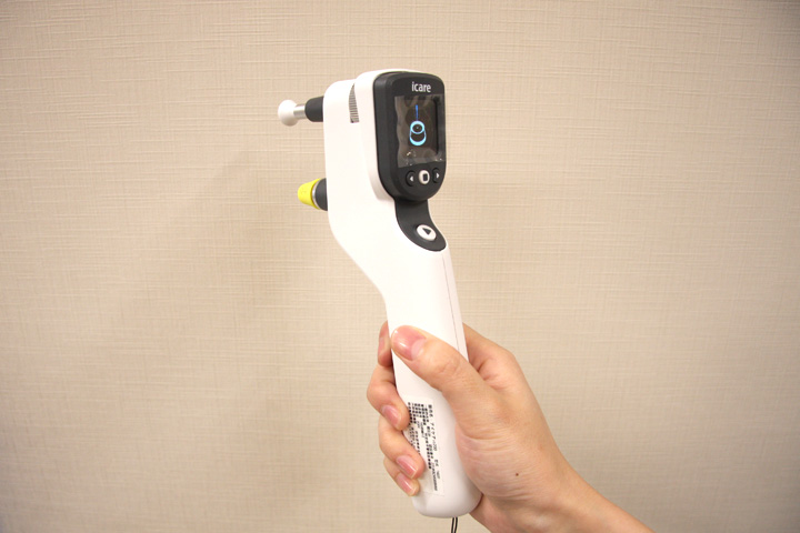 アイケア　眼圧測定器：通常検査では実施しにくいお子さんや高齢者の方の眼圧を調べる機器