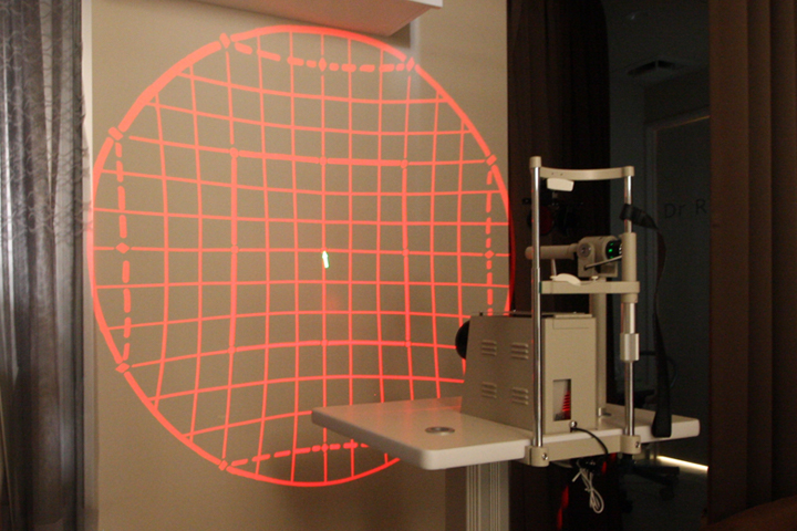 Hessチャートプロジェクター：両眼の動きが正常かを調べる機材
